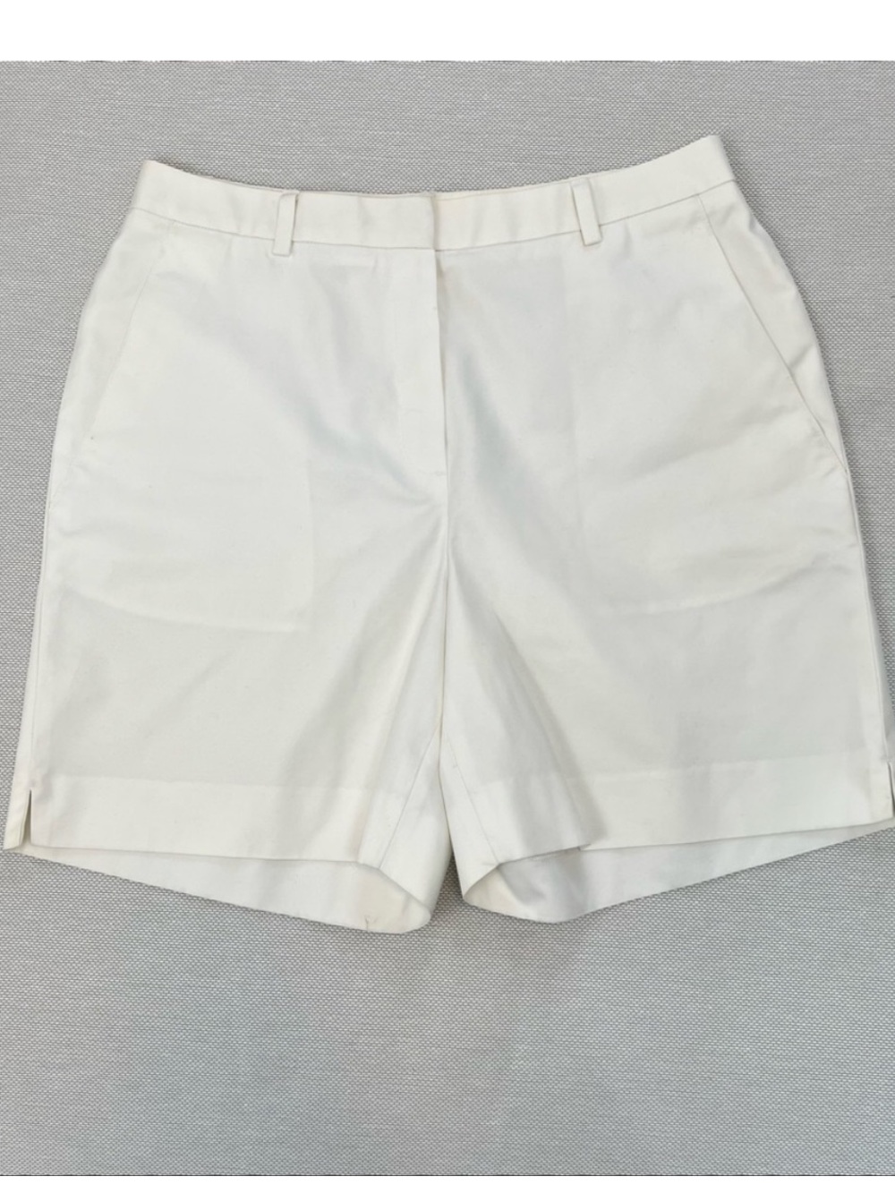 BROOK BROTHERS WHITE SHORTS size 10